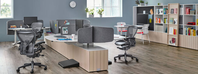 Herman-Miller-Aeron-Chair-setting2